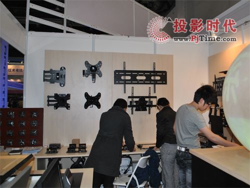 北京志飛騰達(dá)攜投影機(jī)吊架亮相InfoComm展