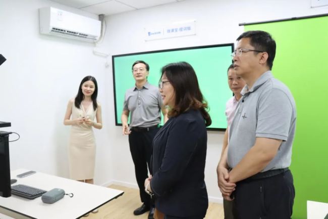 �������պ����W�����iУ�L����W�R�Jȡ�{��ָ��